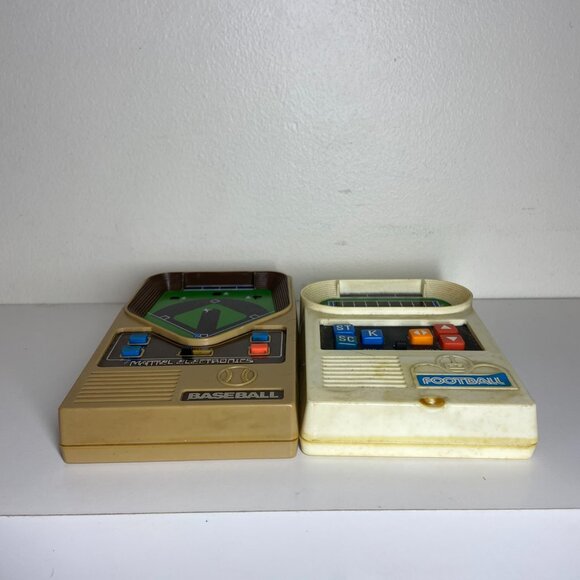 Mattel Electronics Football & Baseball Handheld Classic Game - Picture 7 of 8
